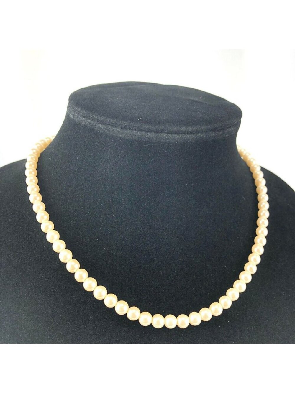 Light Weight Faux Pearl Necklace Single Strand Choker Gold Tone Up To 17.5"